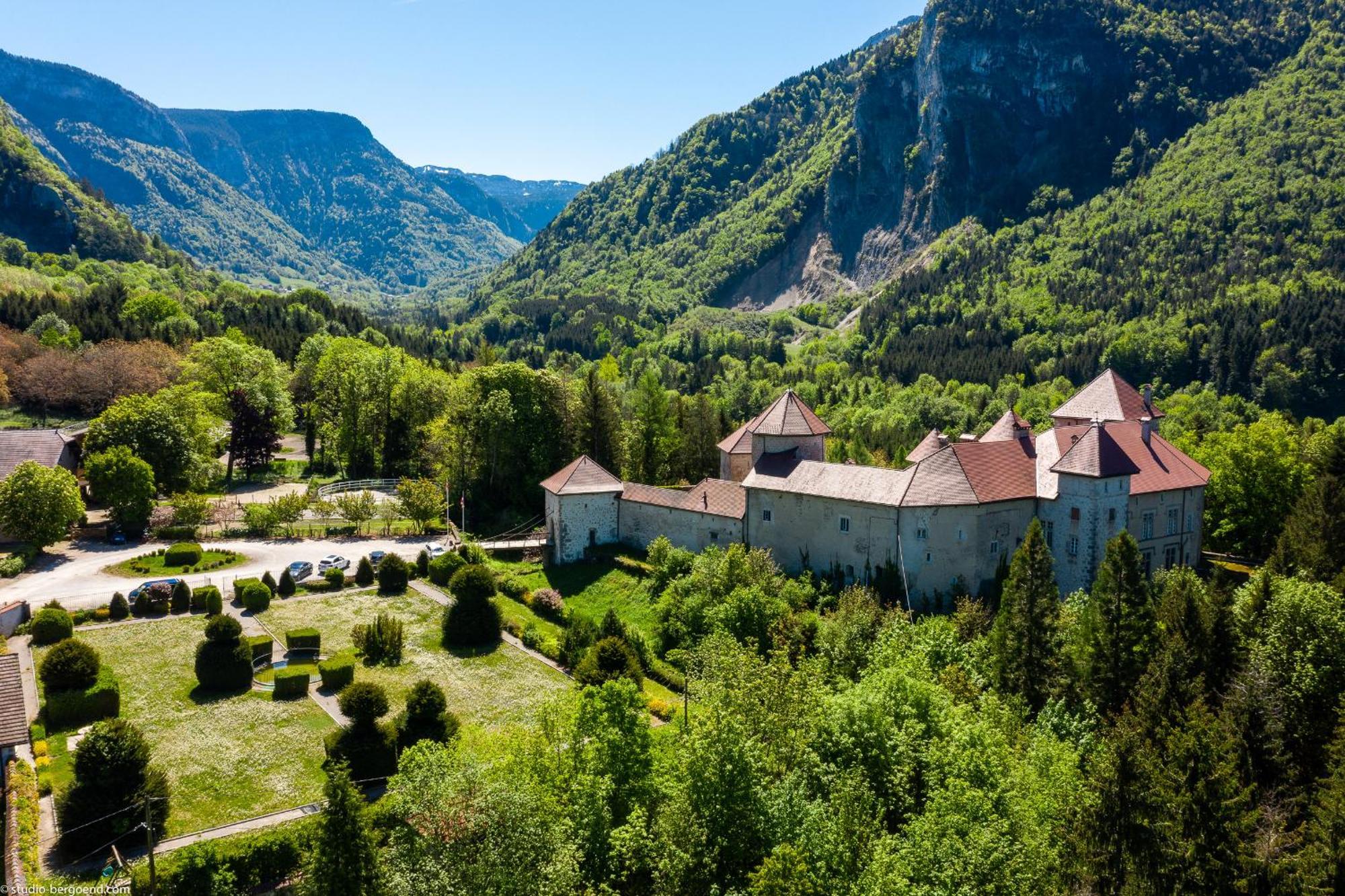 Hotel Chateau De *